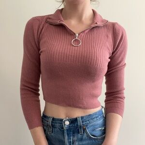 Cute and casual long sleeve cropped top